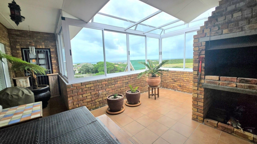 4 Bedroom Property for Sale in Kleinbaai Western Cape